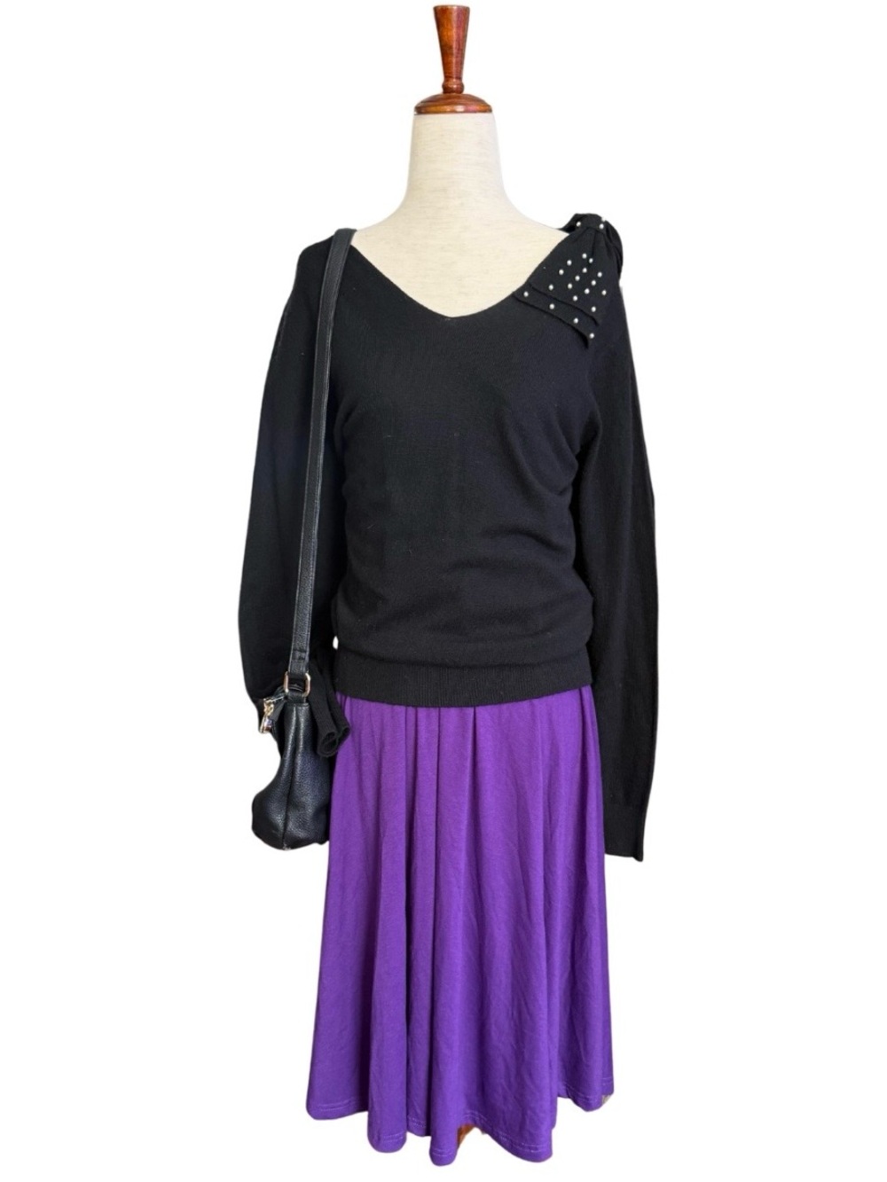 Black Bow Pearl Shoulder Sweater Feminine
Dark Romantic XL